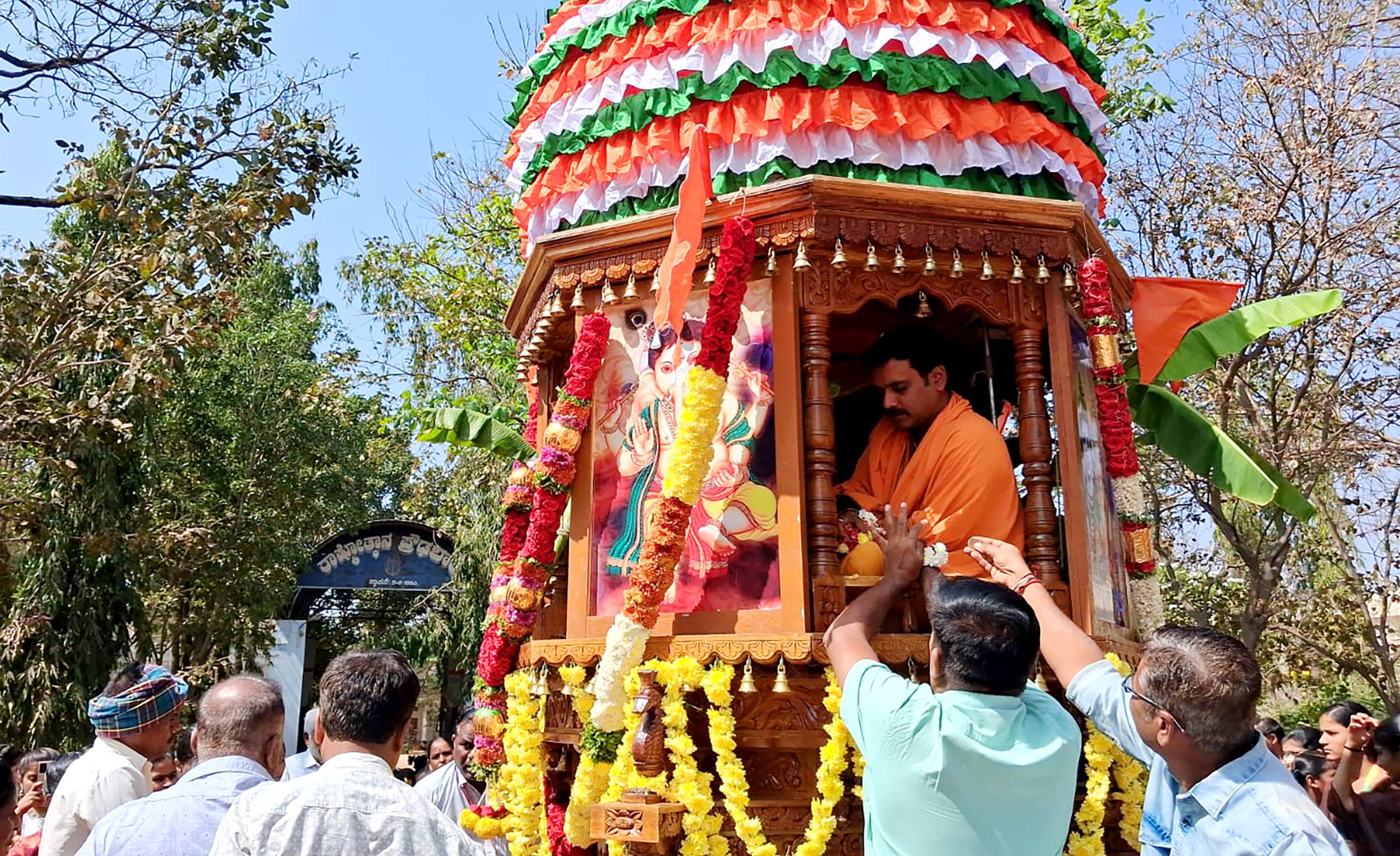 Chinnara Rathotsava A Vibrant Celebration of Faith and Culture in RVK - Hagaribommanahalli (4)