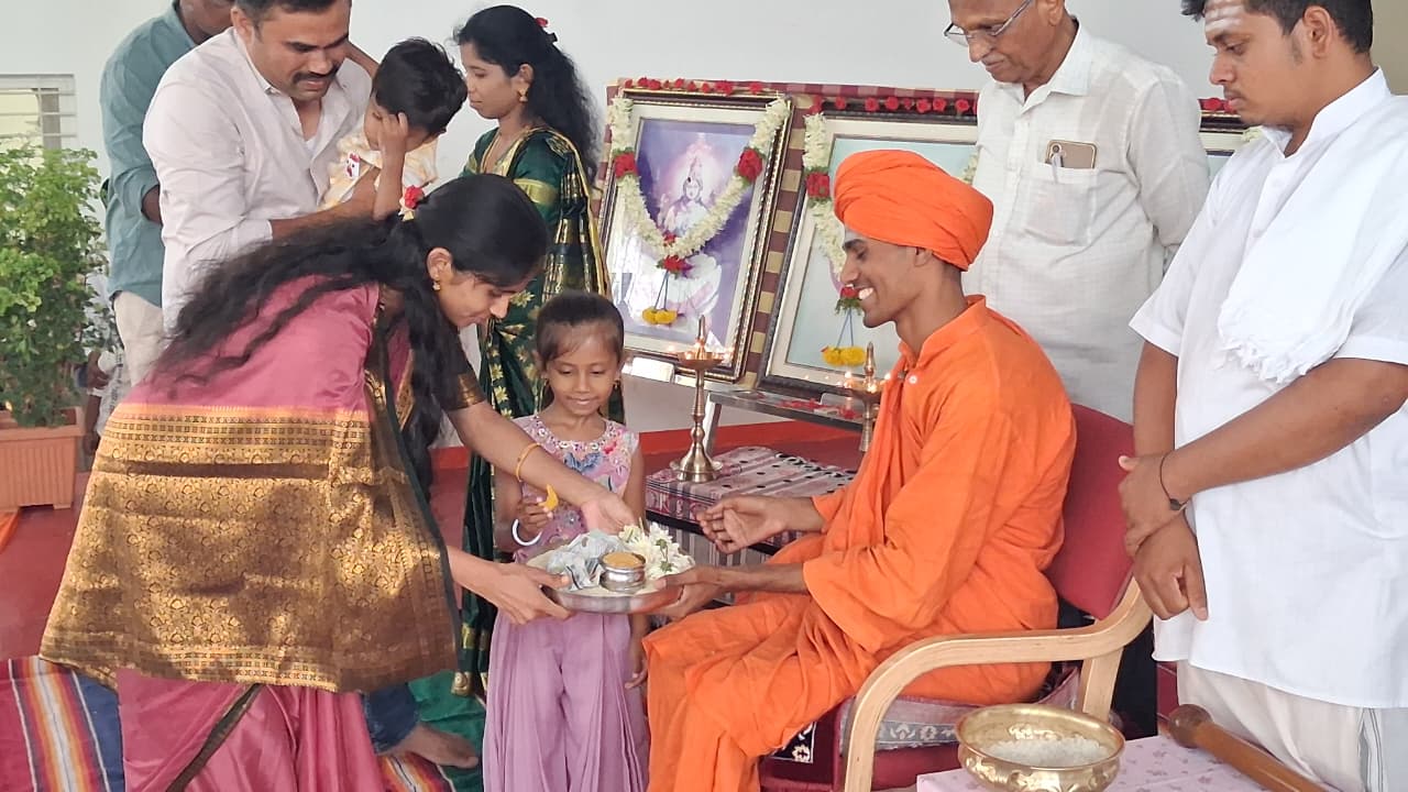 Aksharabhyasa and Prathama Patha in RVK - Hagaribommanahalli (10)