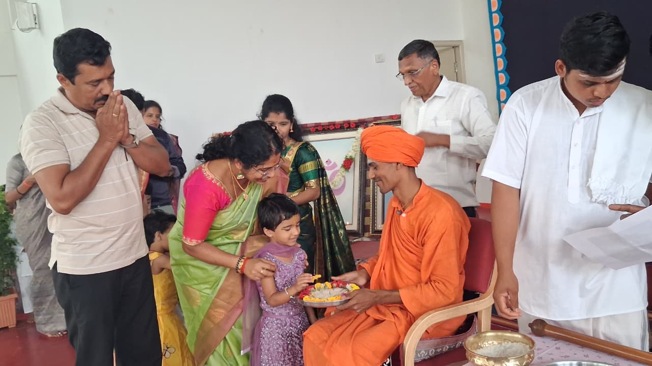 Aksharabhyasa and Prathama Patha in RVK - Hagaribommanahalli (11)