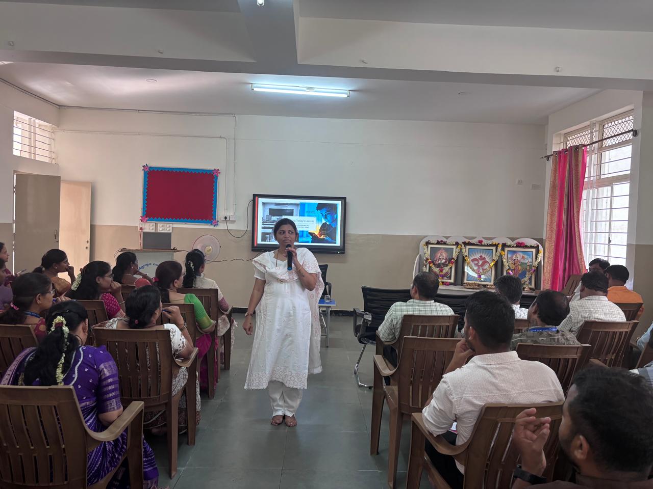 Teacher Orientation Programme - I (TOP-1) at RVK - Hagaribommanahalli (13)