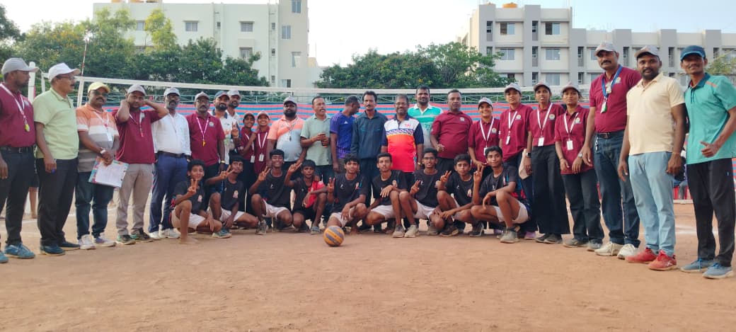 CBSE Cluster VIII Volleyball RVK - Hagaribommanahalli Wins U-14 Title, Qualifies for Nationals (2)