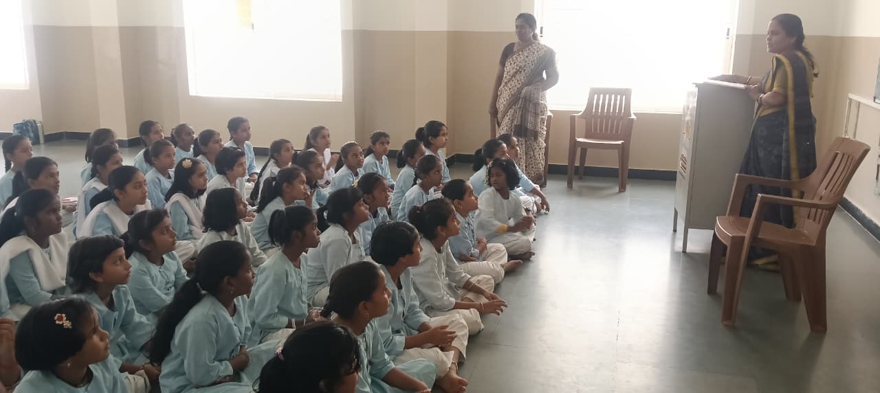 Matru Bharathi Conducts ‘Balika Shikshana’ Session for Students at RVK - Hagaribommanahalli (1)