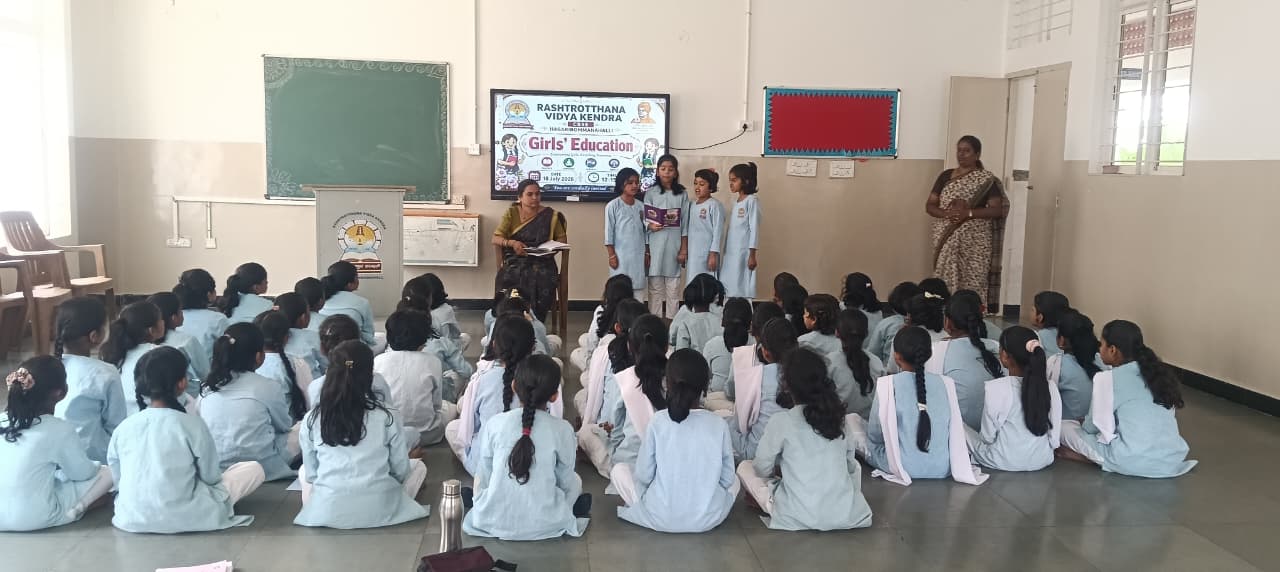 Matru Bharathi Conducts ‘Balika Shikshana’ Session for Students at RVK - Hagaribommanahalli (5)