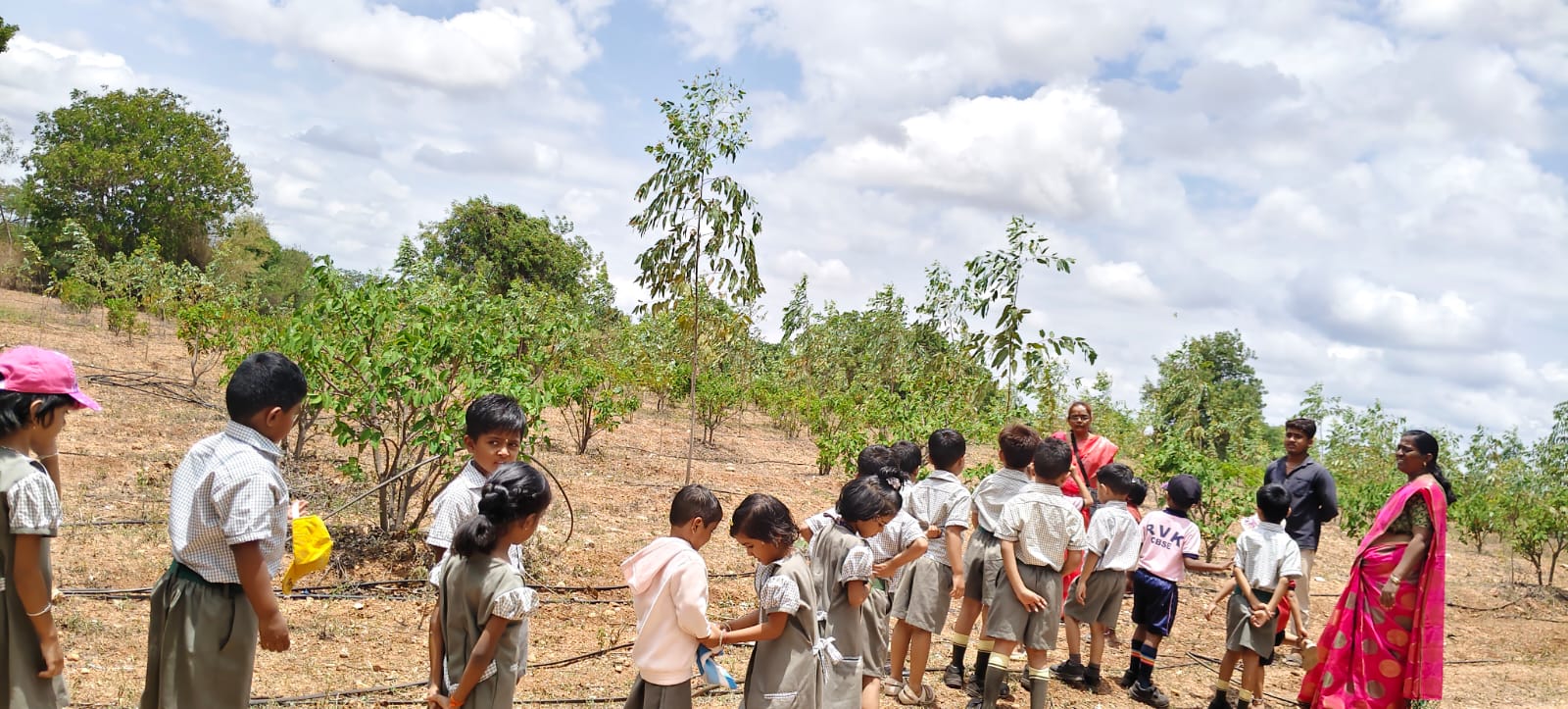 RVK – Hagaribommanahalli Gokulam Field Trip to Nandipur - A Day of Learning in Nature (6)