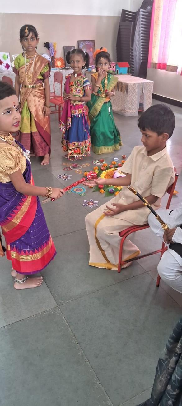 Budding Artists Showcase Creativity at RVK - Hagaribommanahallis Kala Kutira 4-100kb