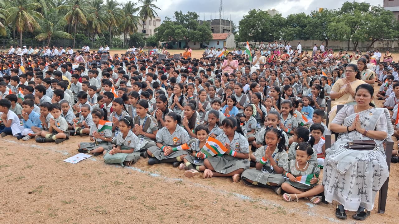 Patriotism Should Be in Our Behaviour RVK Hagaribommanahalli Marks 80th Independence Day (3)