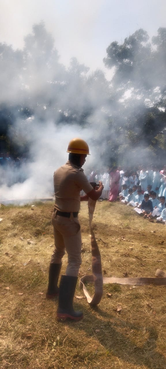 Demonstration by Fire Dept in RVK - Hagaribommanahalli-6